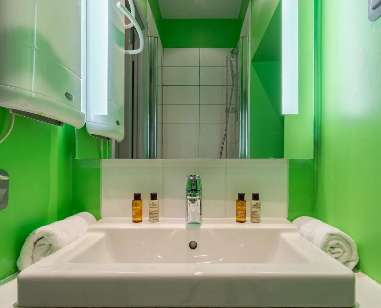 Veeve - Playful Atelier Apartment Paris
